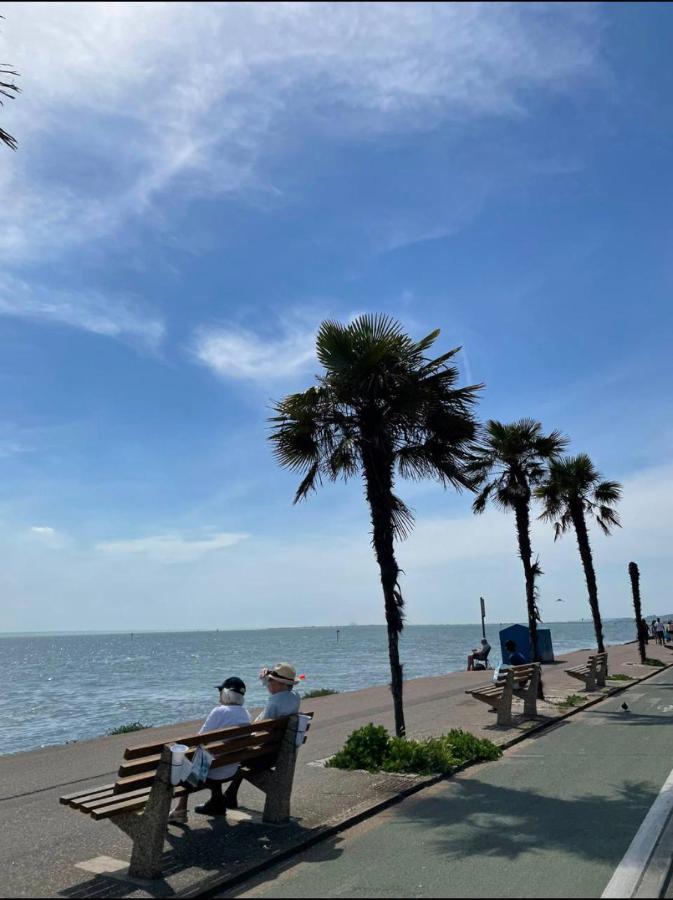 Apartments Near The Sea With Free Parking Southend-On-Sea Exterior foto